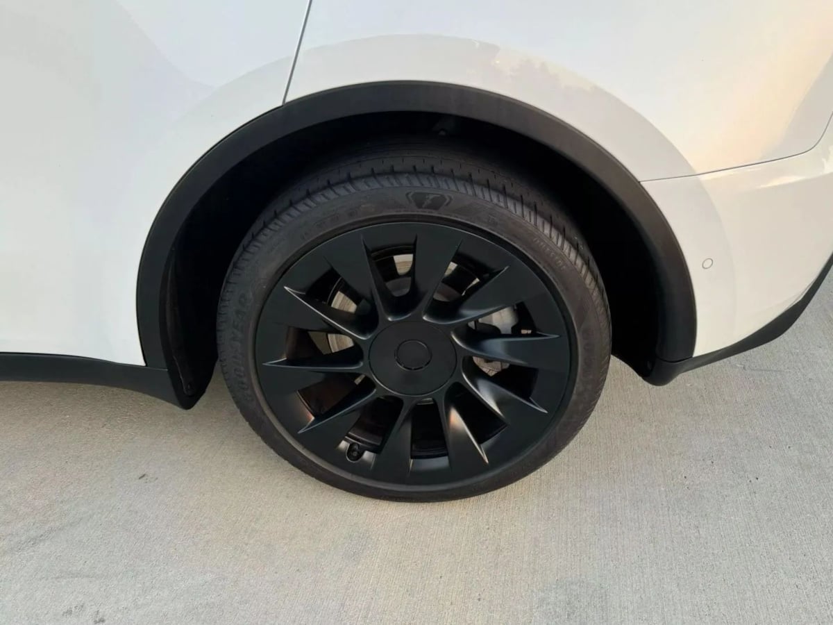 2023 Tesla Model Y Long Range - Photo 30