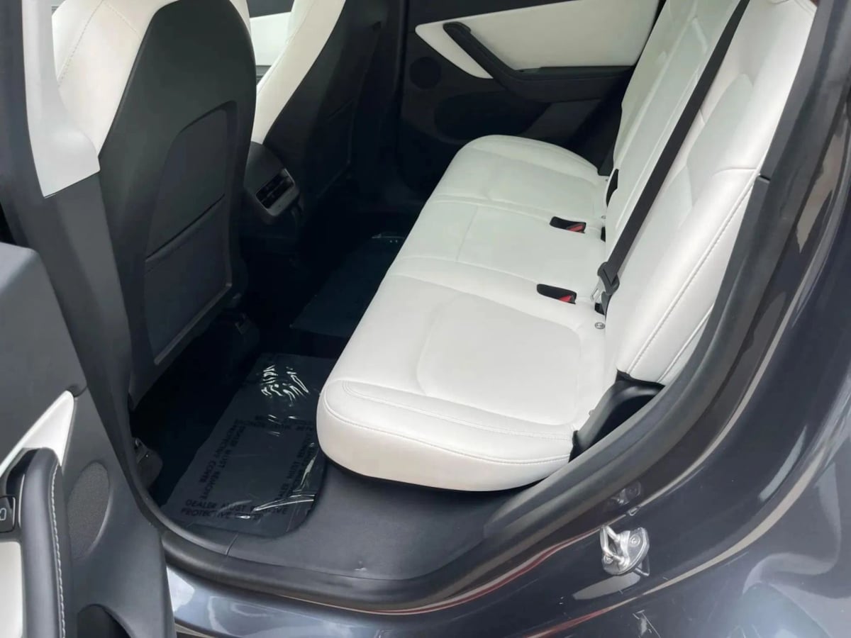 2023 Tesla Model Y Long Range - Photo 13
