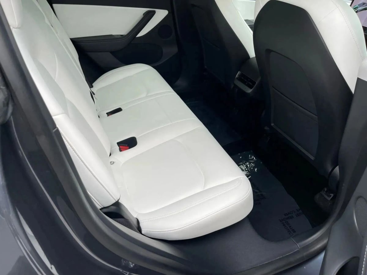 2023 Tesla Model Y Long Range - Photo 14
