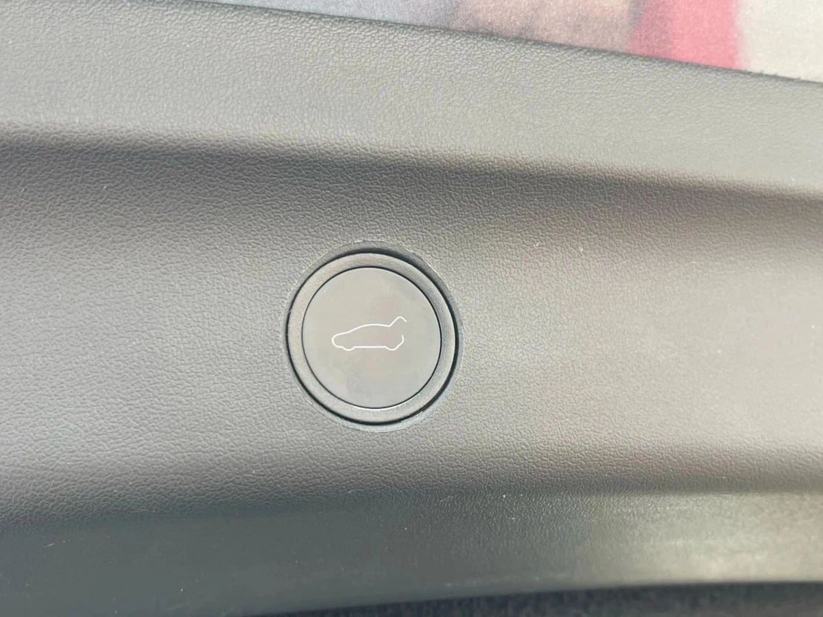 2023 Tesla Model Y Long Range - Photo 32