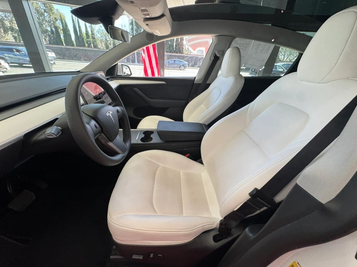 2024 Tesla Model Y Long Range - Photo 14