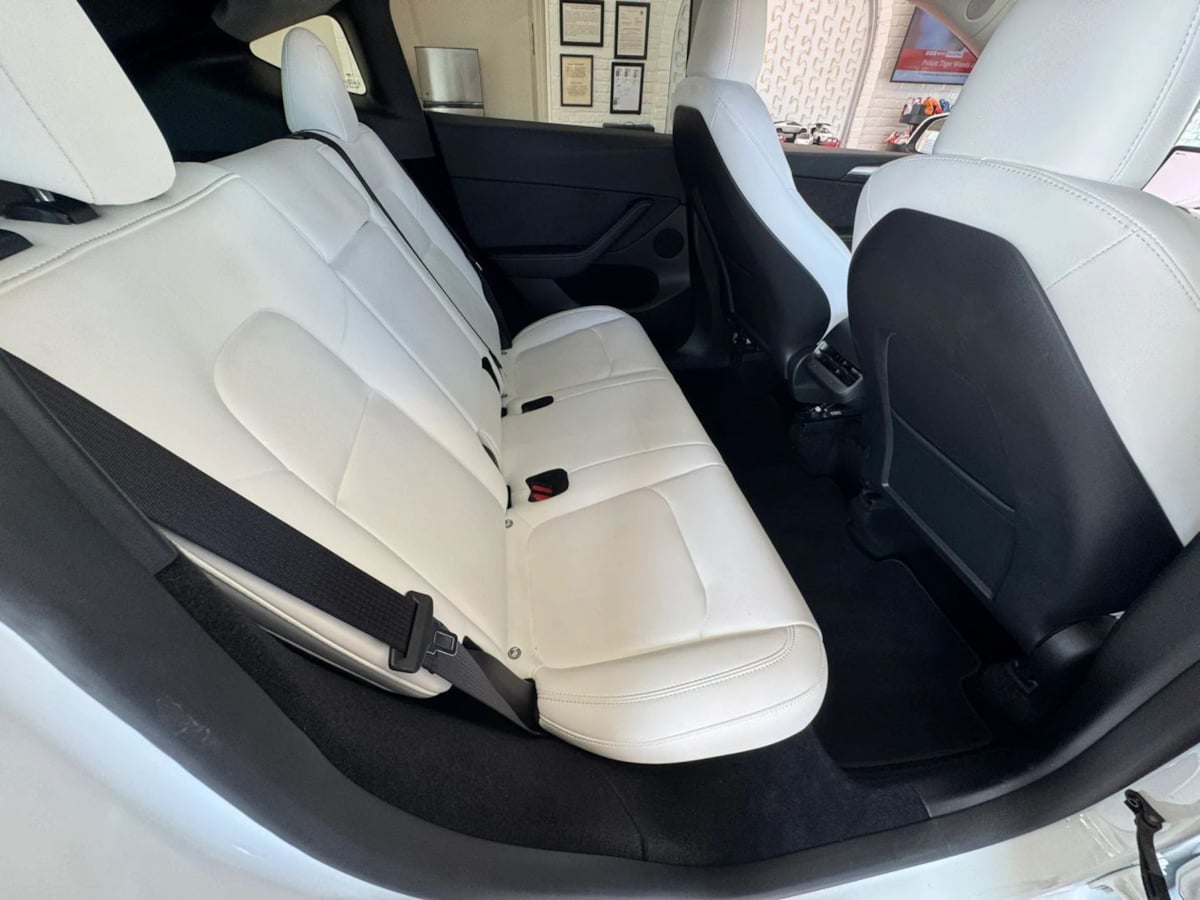 2024 Tesla Model Y Long Range - Photo 16
