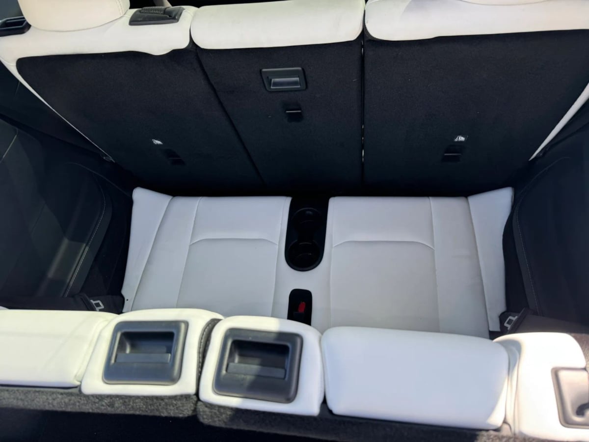 2024 Tesla Model Y Long Range - Photo 18