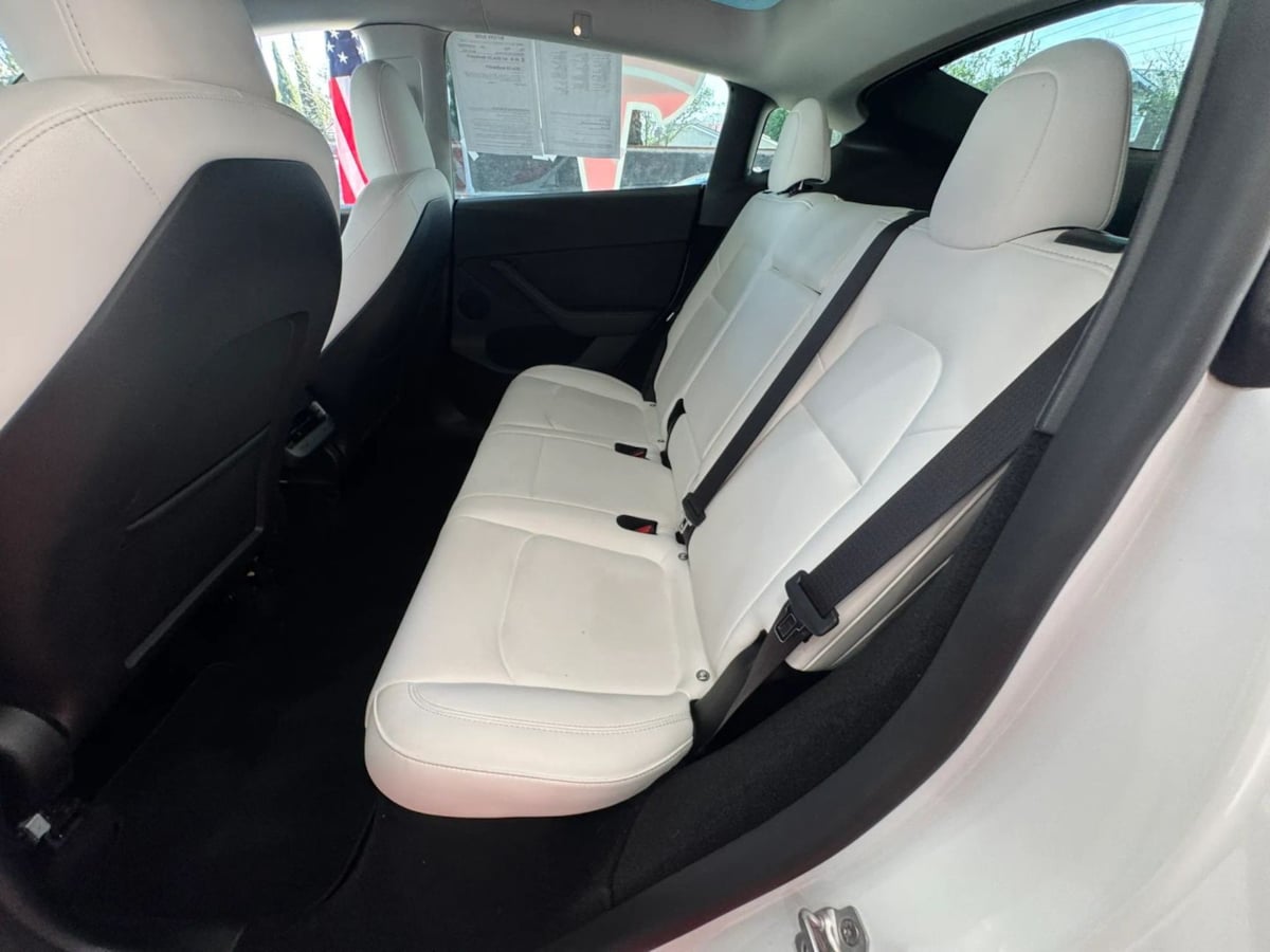 2024 Tesla Model Y Long Range - Photo 19