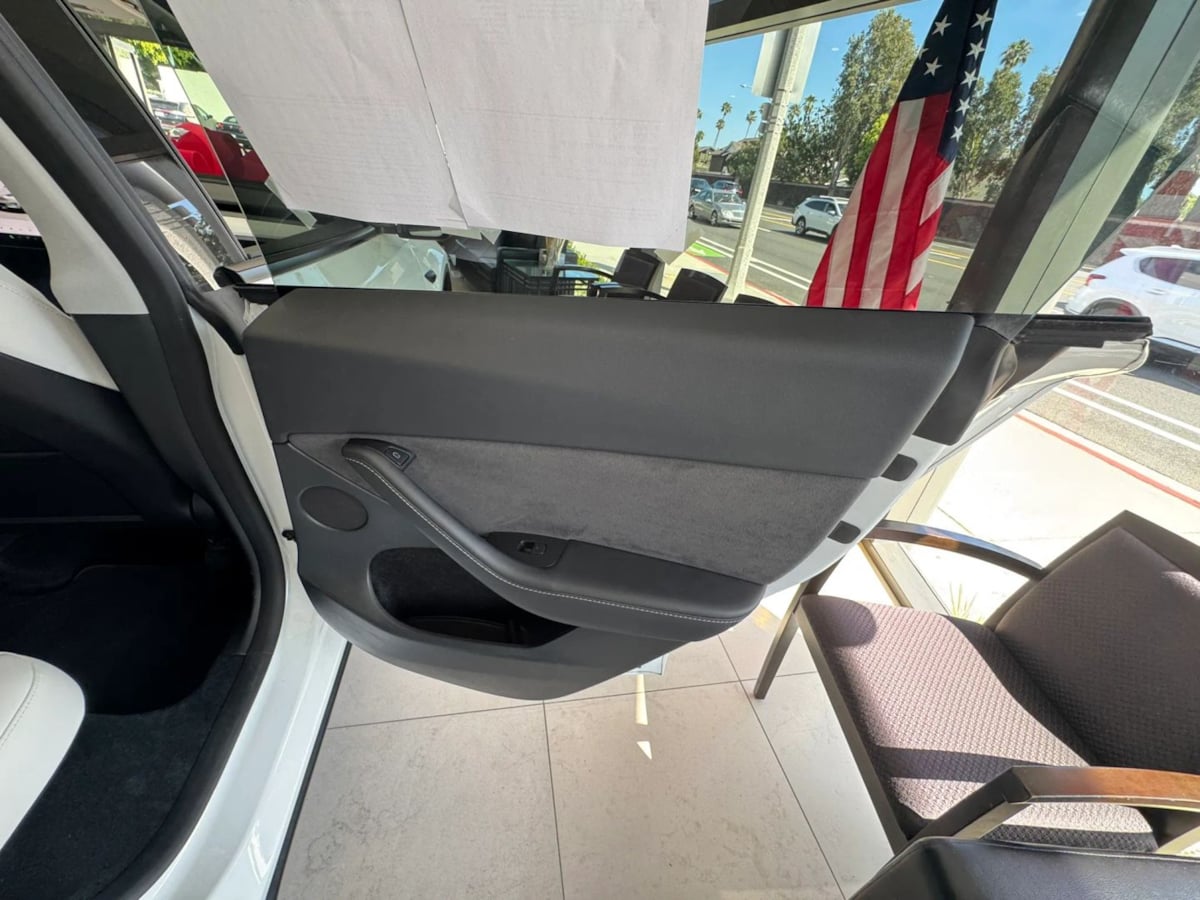 2024 Tesla Model Y Long Range - Photo 21