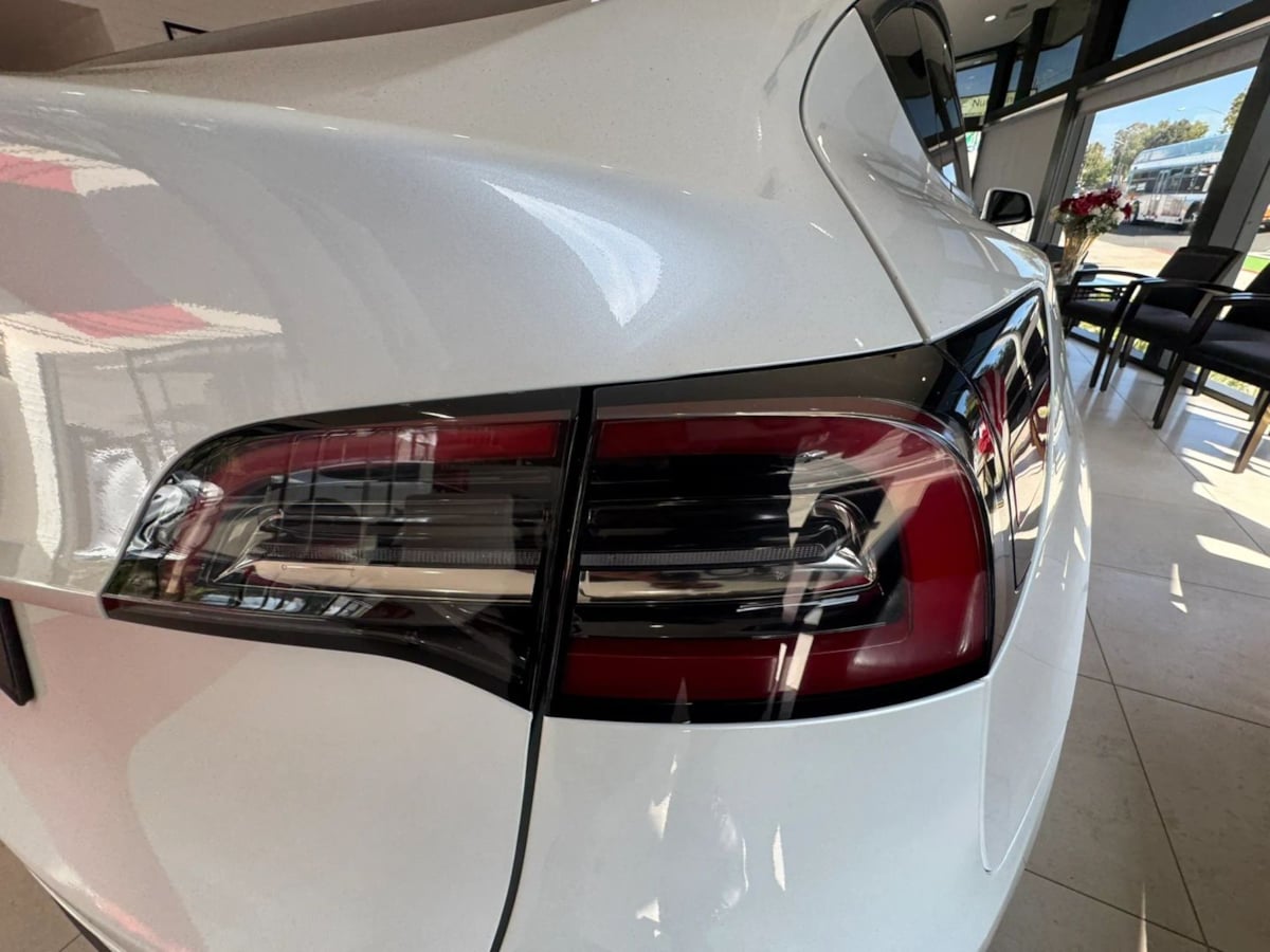 2024 Tesla Model Y Long Range - Photo 32