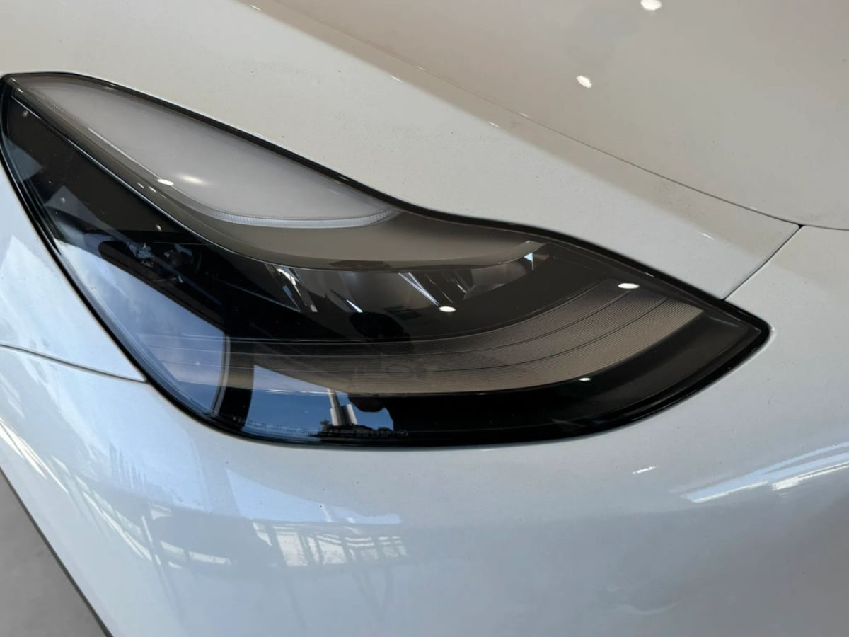 2024 Tesla Model Y Long Range - Photo 35