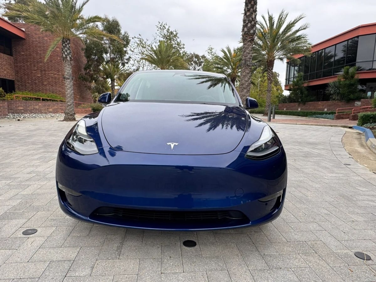 2023 Tesla Model Y Long Range - Photo 2