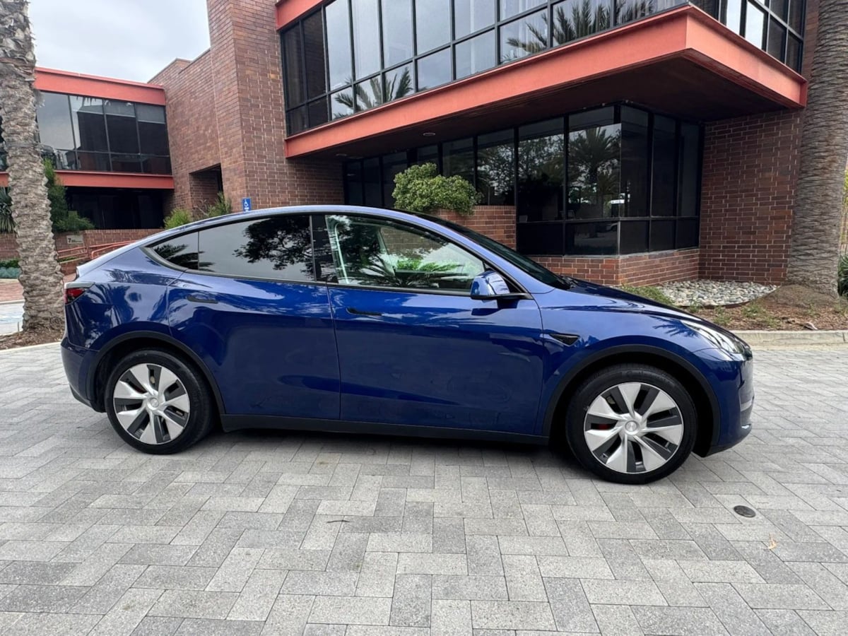 2023 Tesla Model Y Long Range - Photo 8