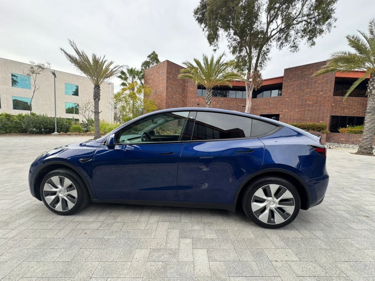 2023 Tesla Model Y Long Range - Photo 9