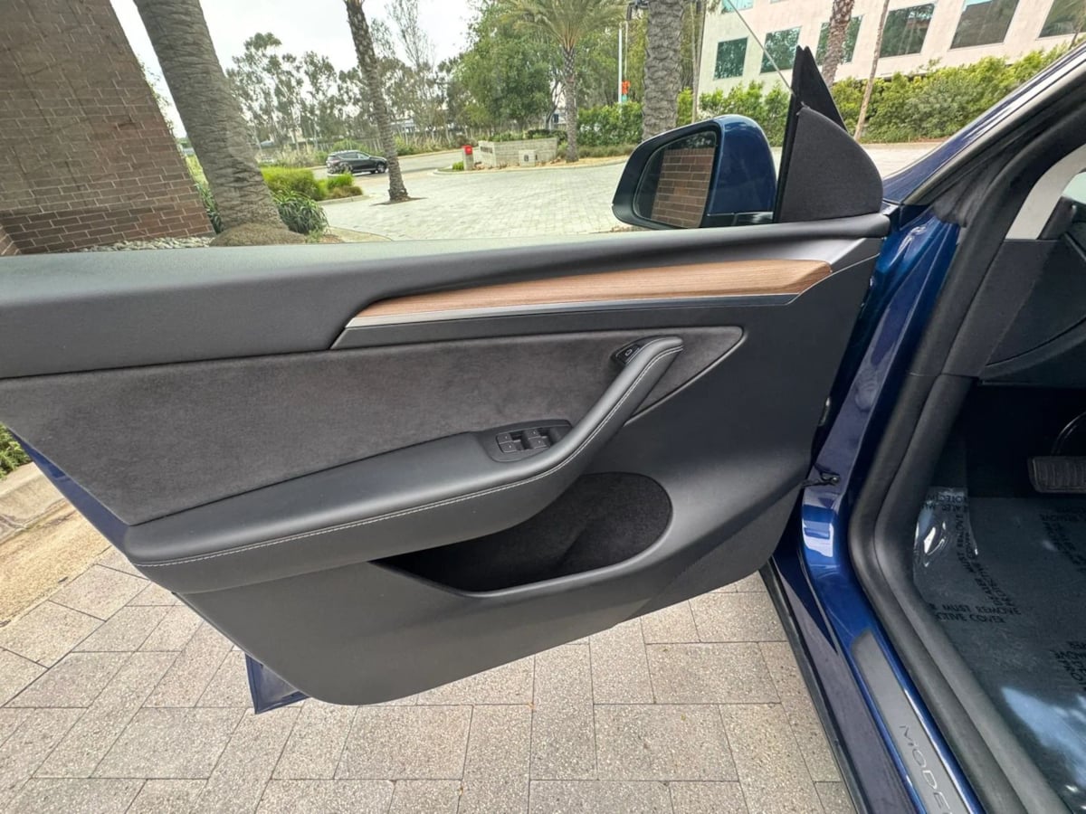 2023 Tesla Model Y Long Range - Photo 32