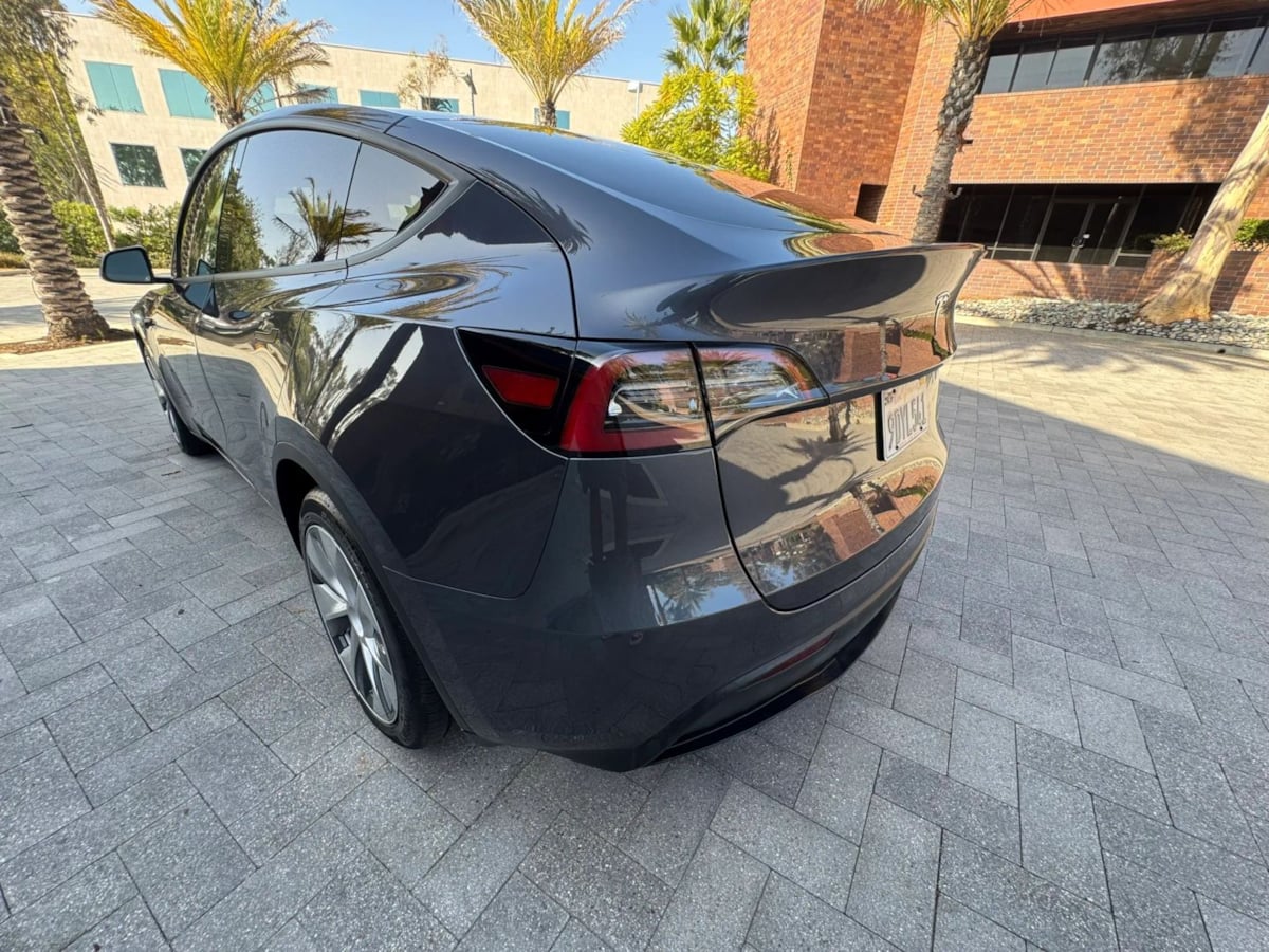 2024 Tesla Model Y Long Range - Photo 4