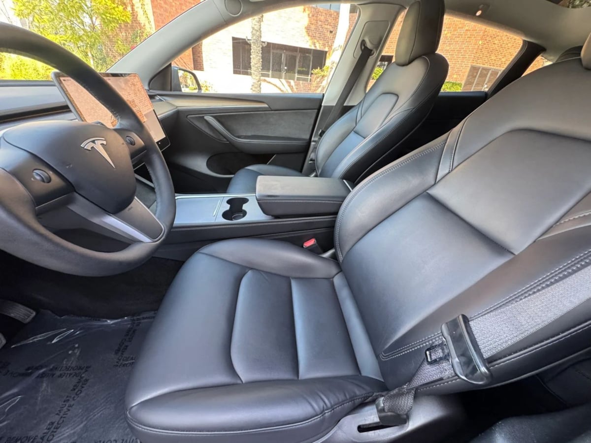 2024 Tesla Model Y Long Range - Photo 10