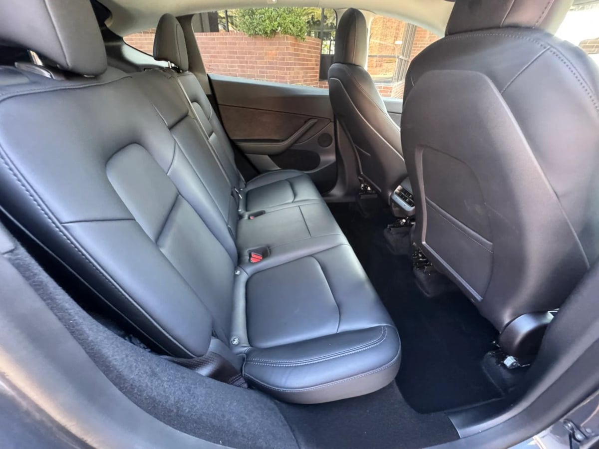 2024 Tesla Model Y Long Range - Photo 12