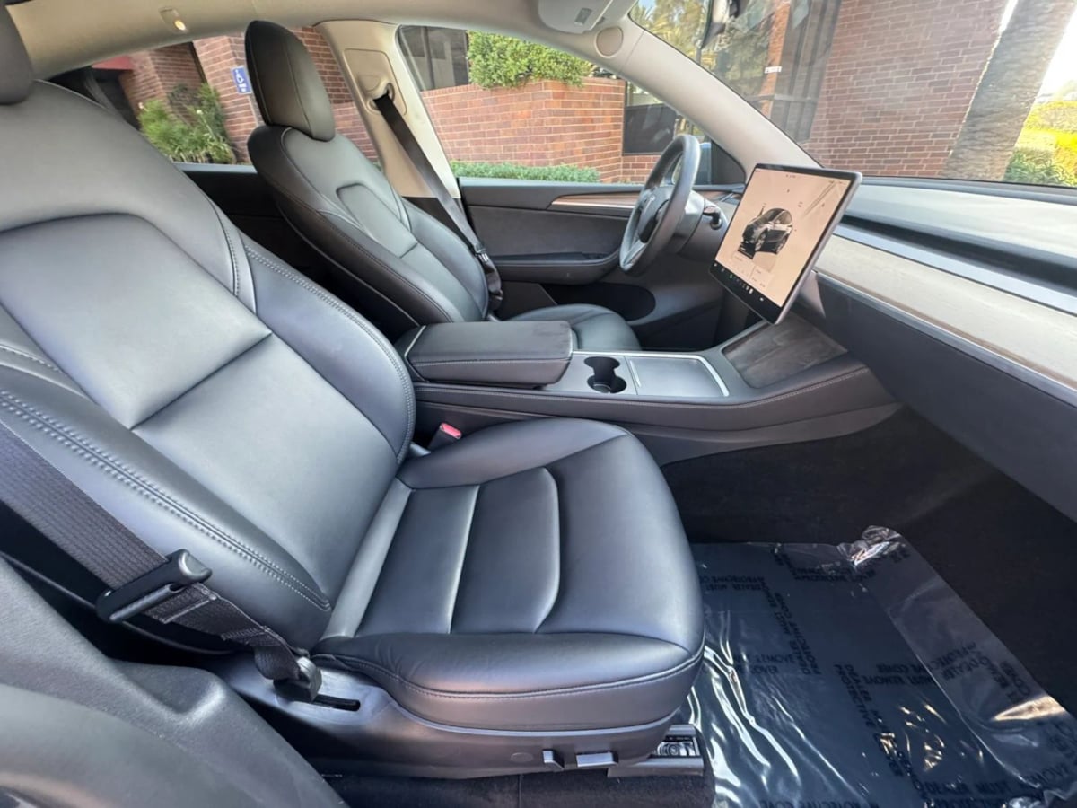 2024 Tesla Model Y Long Range - Photo 13