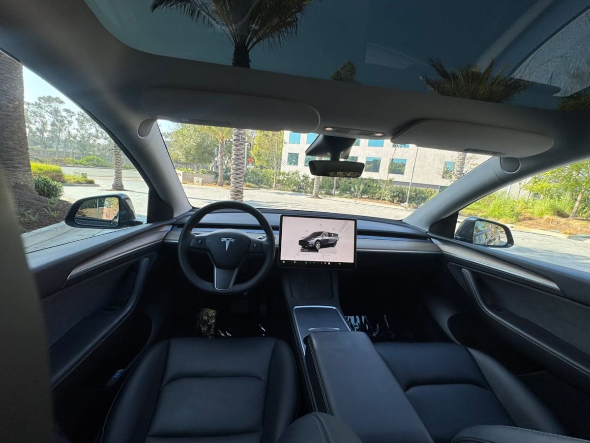 2024 Tesla Model Y Long Range - Photo 14