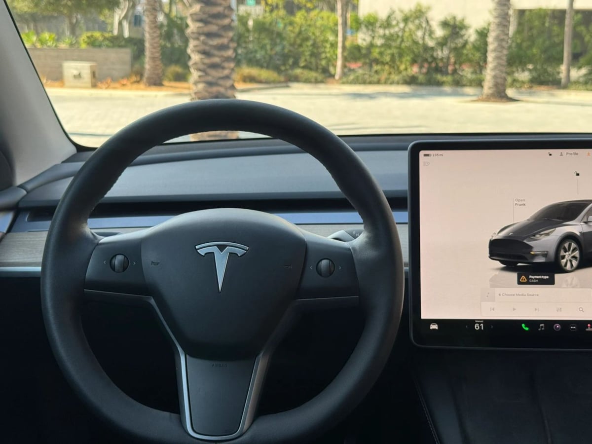 2024 Tesla Model Y Long Range - Photo 15