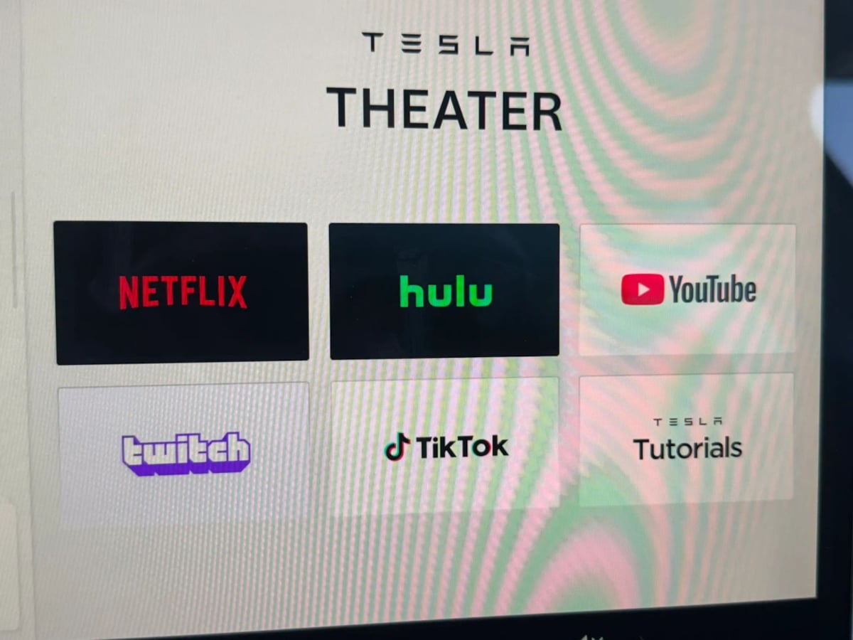 2024 Tesla Model Y Long Range - Photo 18