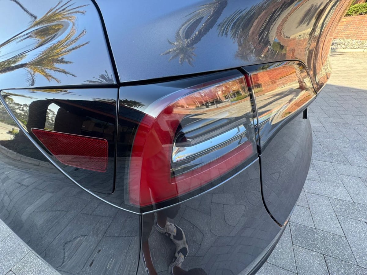 2024 Tesla Model Y Long Range - Photo 24