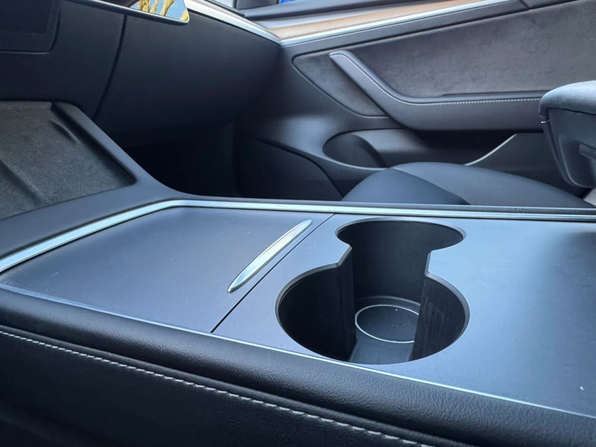 2024 Tesla Model Y Long Range - Photo 30
