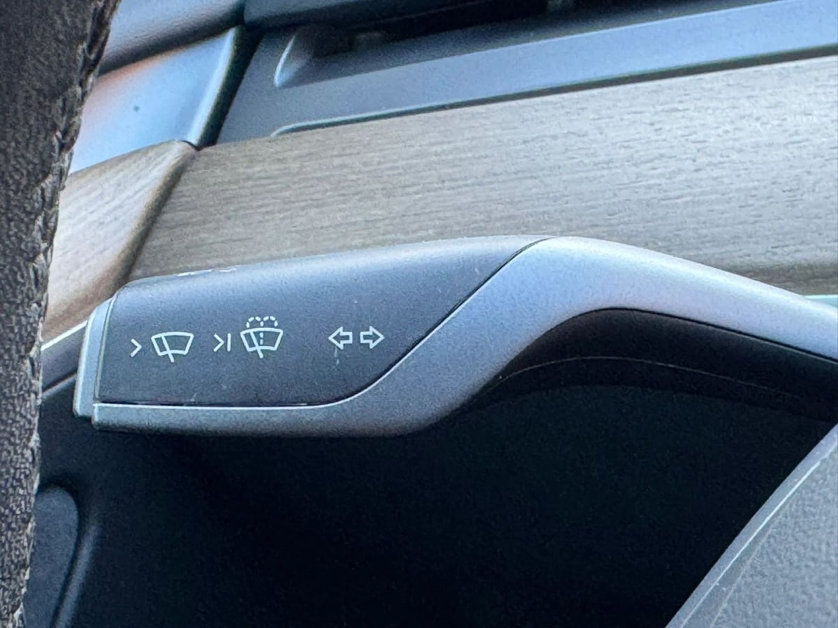 2024 Tesla Model Y Long Range - Photo 31