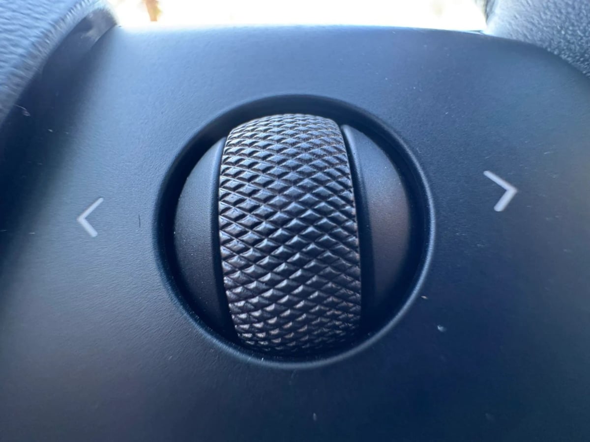 2024 Tesla Model Y Long Range - Photo 33