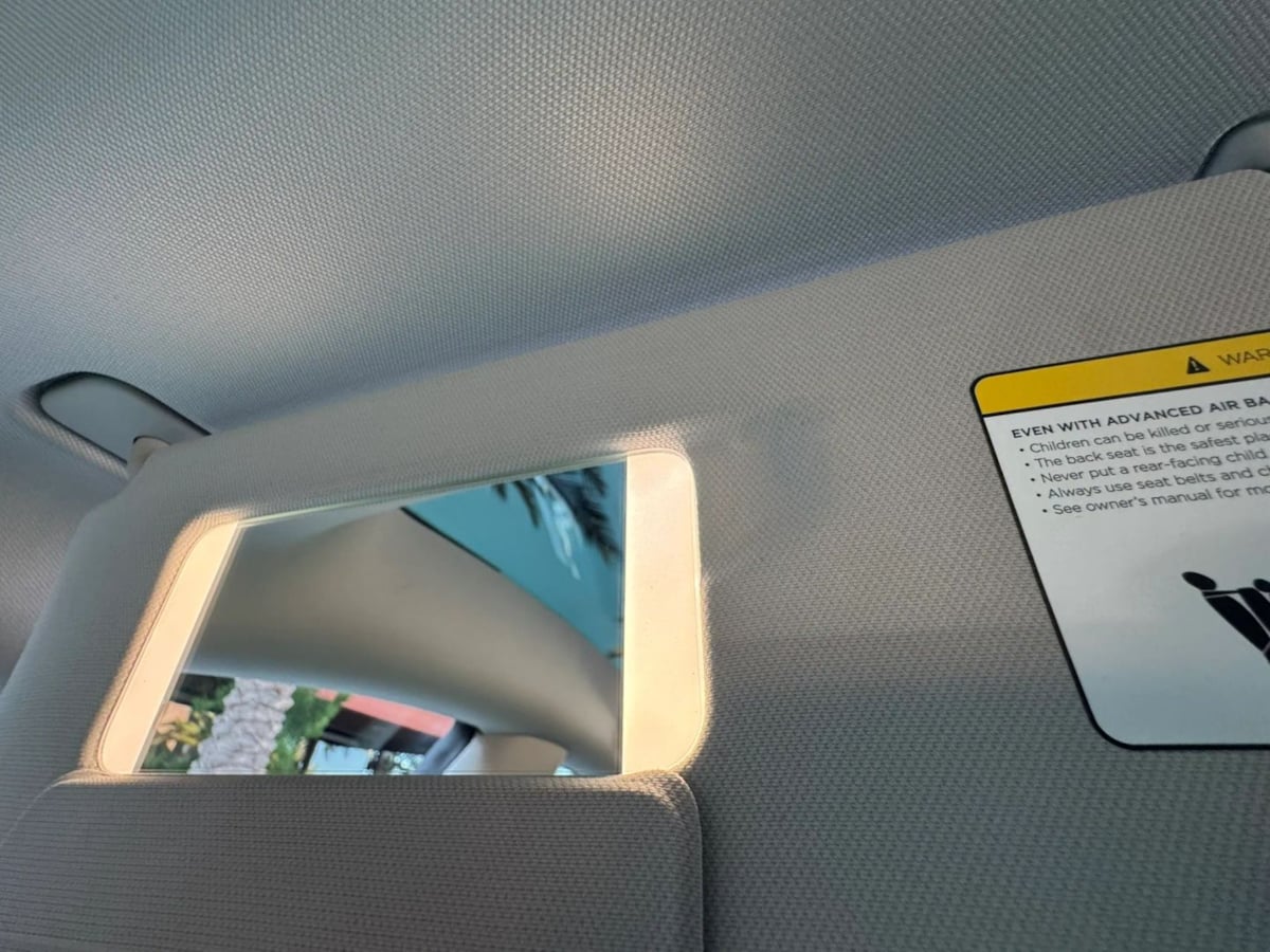 2024 Tesla Model Y Long Range - Photo 39