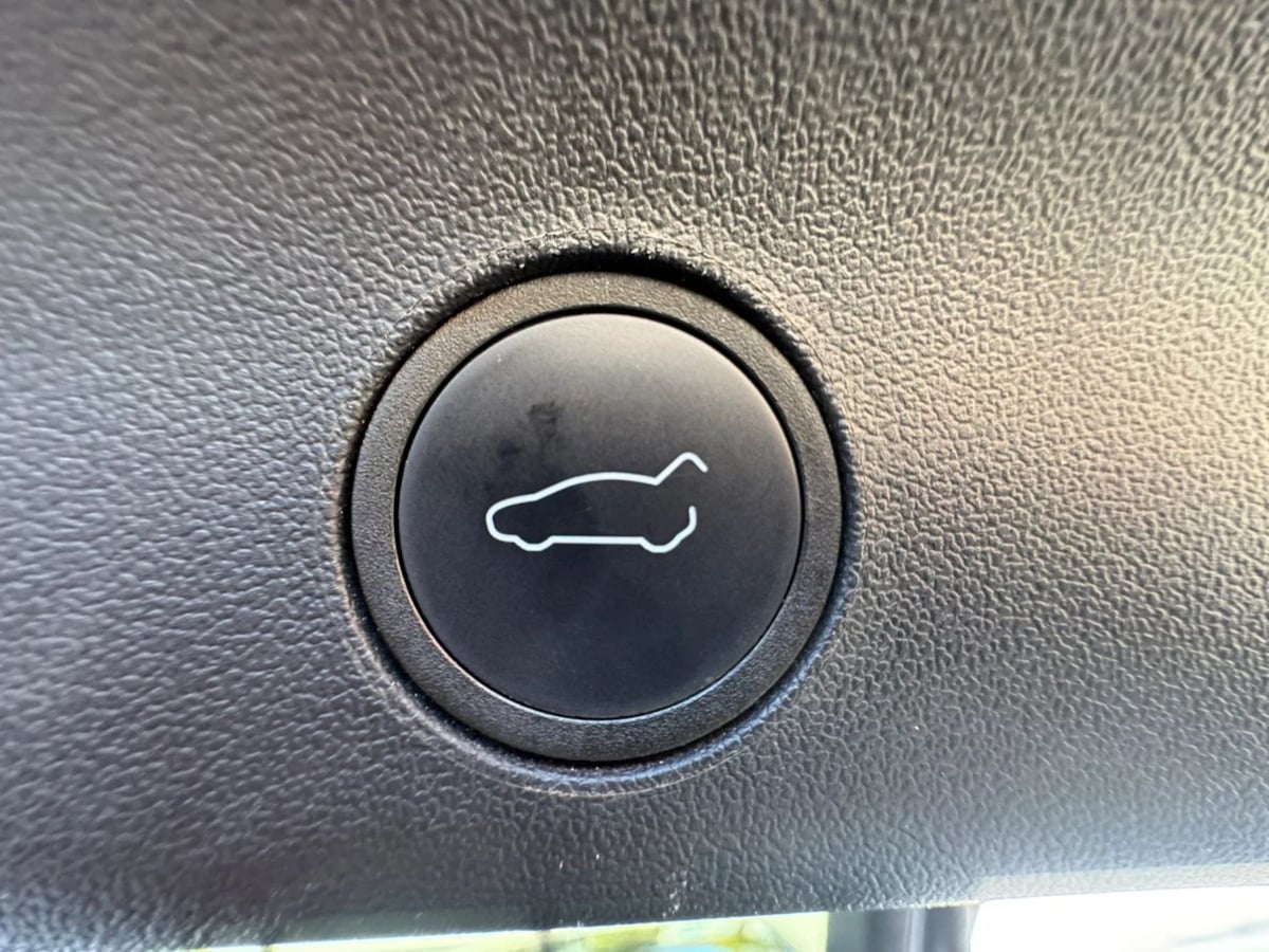 2024 Tesla Model Y Long Range - Photo 41