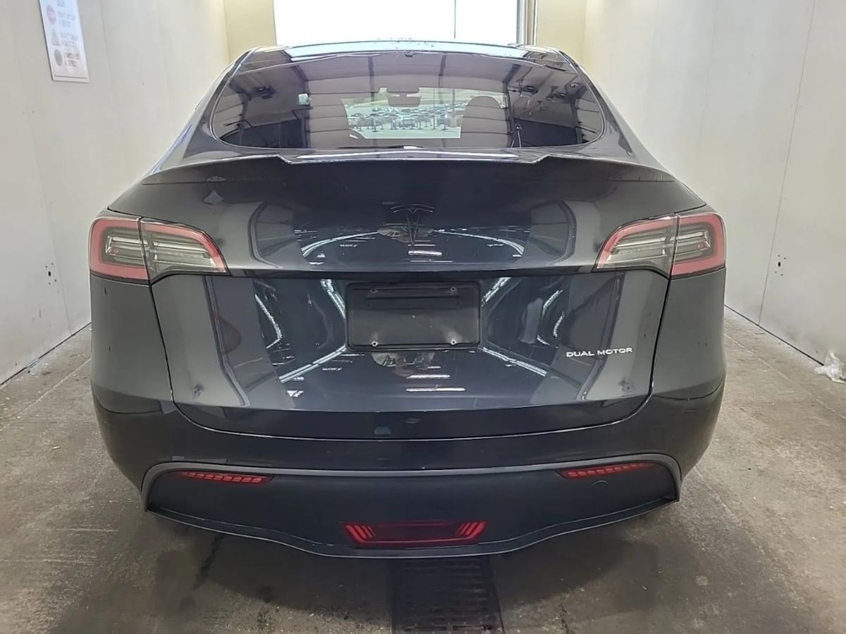 2024 Tesla Model Y Long Range - Photo 6