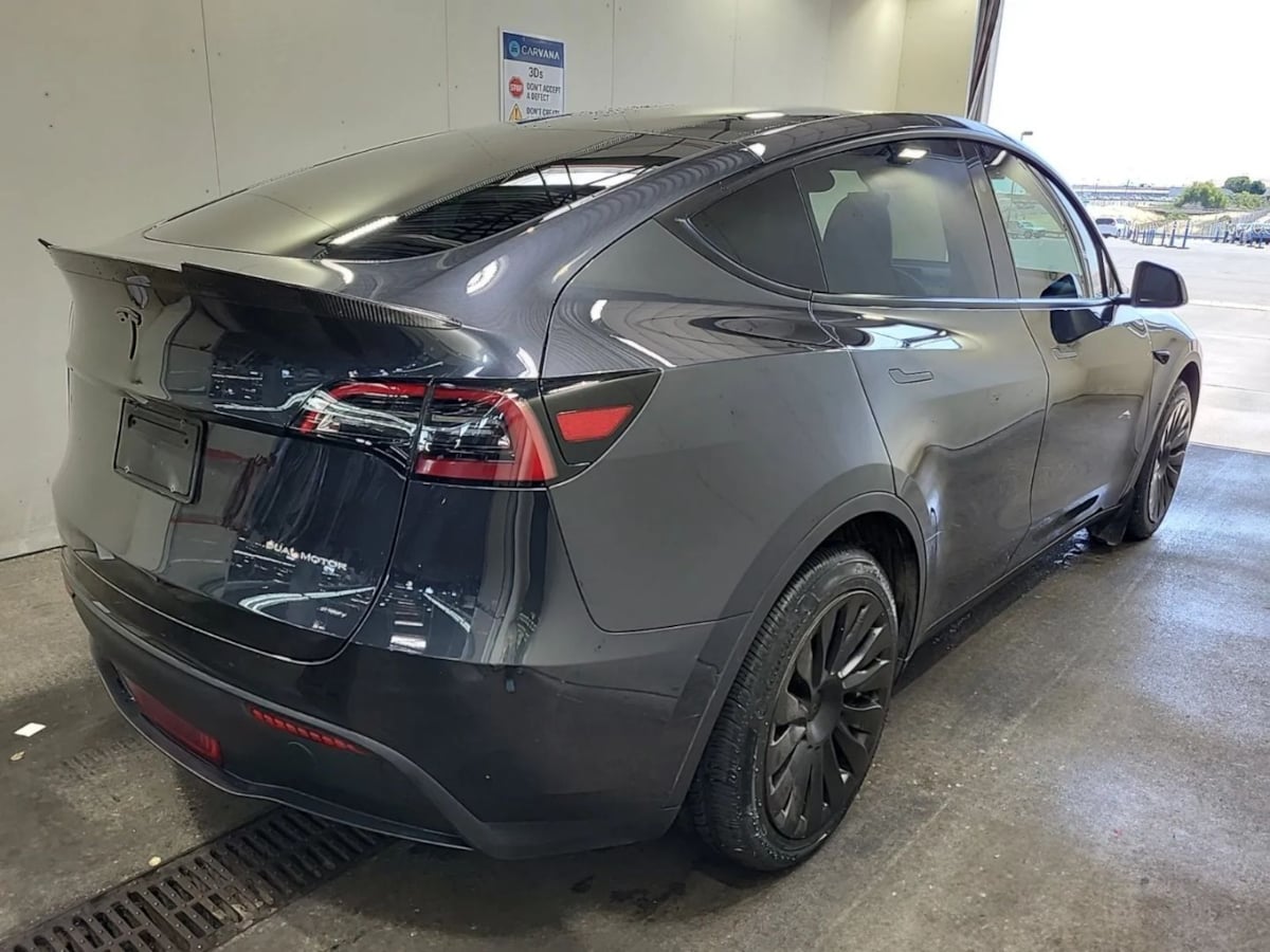 2024 Tesla Model Y Long Range - Photo 7