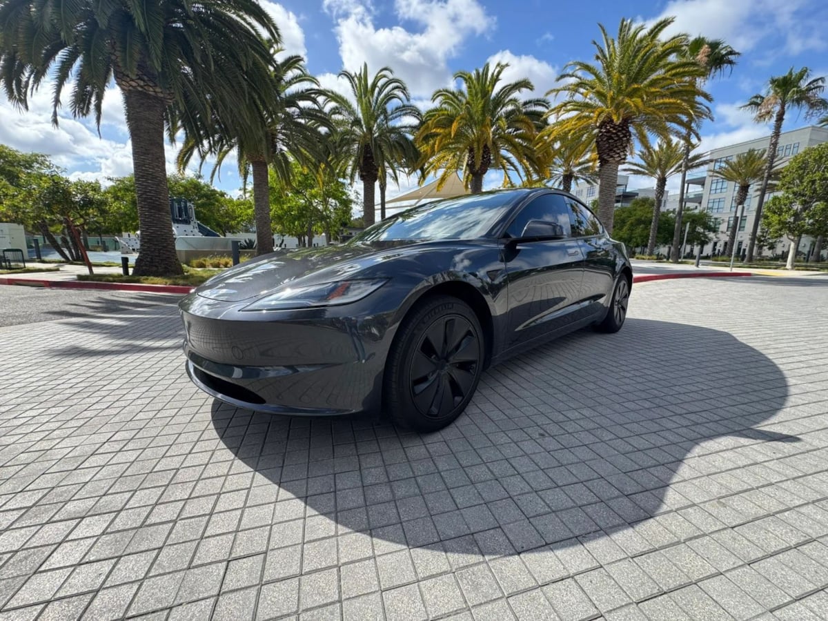 2025 Tesla Model 3 Long Range - Photo 3