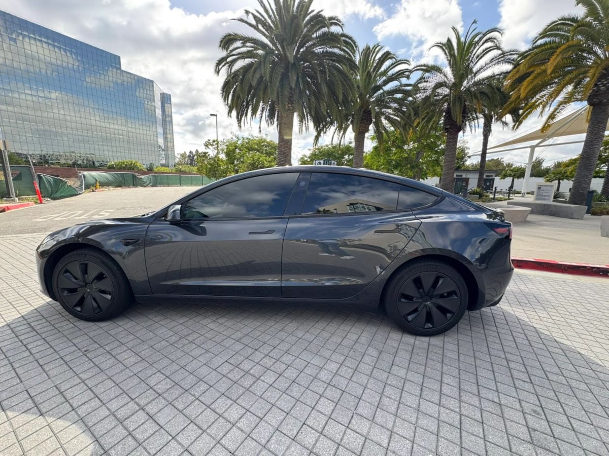 2025 Tesla Model 3 Long Range - Photo 11
