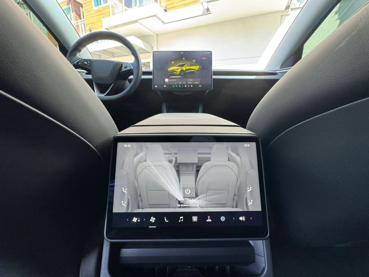 2025 Tesla Model 3 Long Range - Photo 32