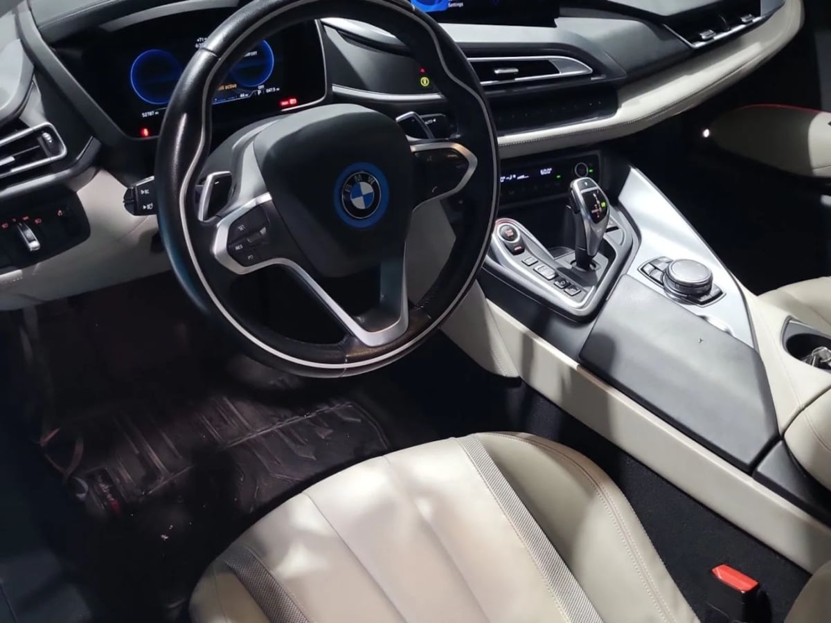 2016 BMW i8 - Photo 4
