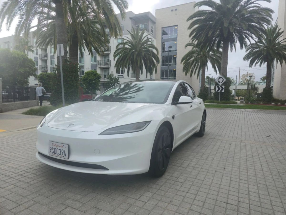 2025 Tesla Model 3 Long Range - Photo 5