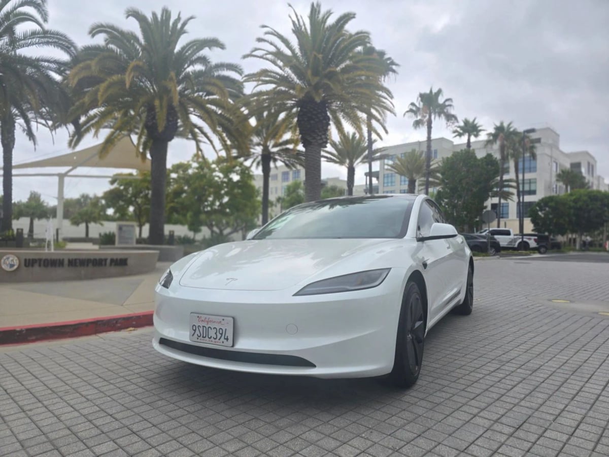 2025 Tesla Model 3 Long Range - Photo 8