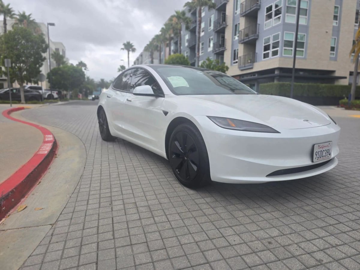 2025 Tesla Model 3 Long Range - Photo 9