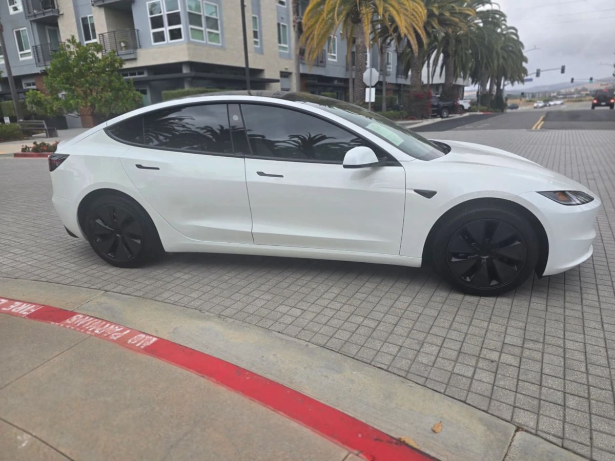2025 Tesla Model 3 Long Range - Photo 12