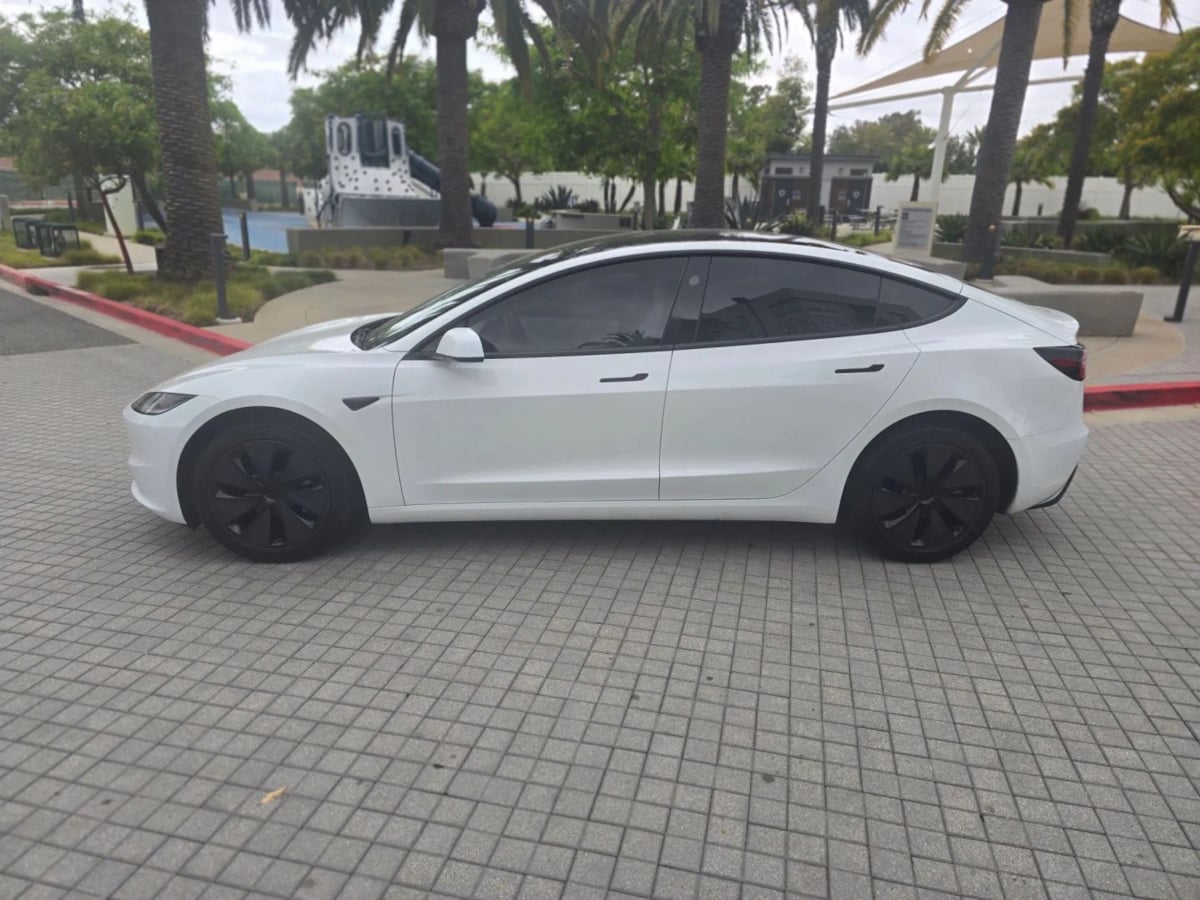 2025 Tesla Model 3 Long Range - Photo 13