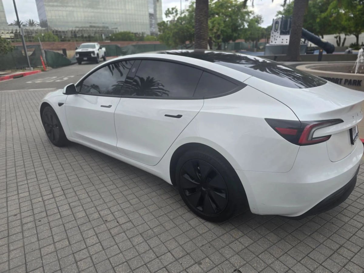 2025 Tesla Model 3 Long Range - Photo 14
