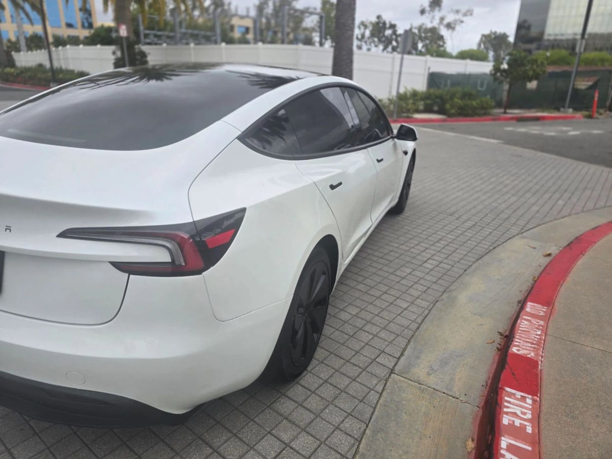 2025 Tesla Model 3 Long Range - Photo 15