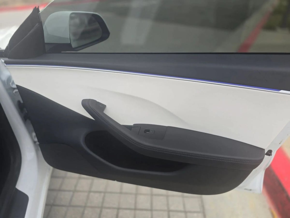 2025 Tesla Model 3 Long Range - Photo 27