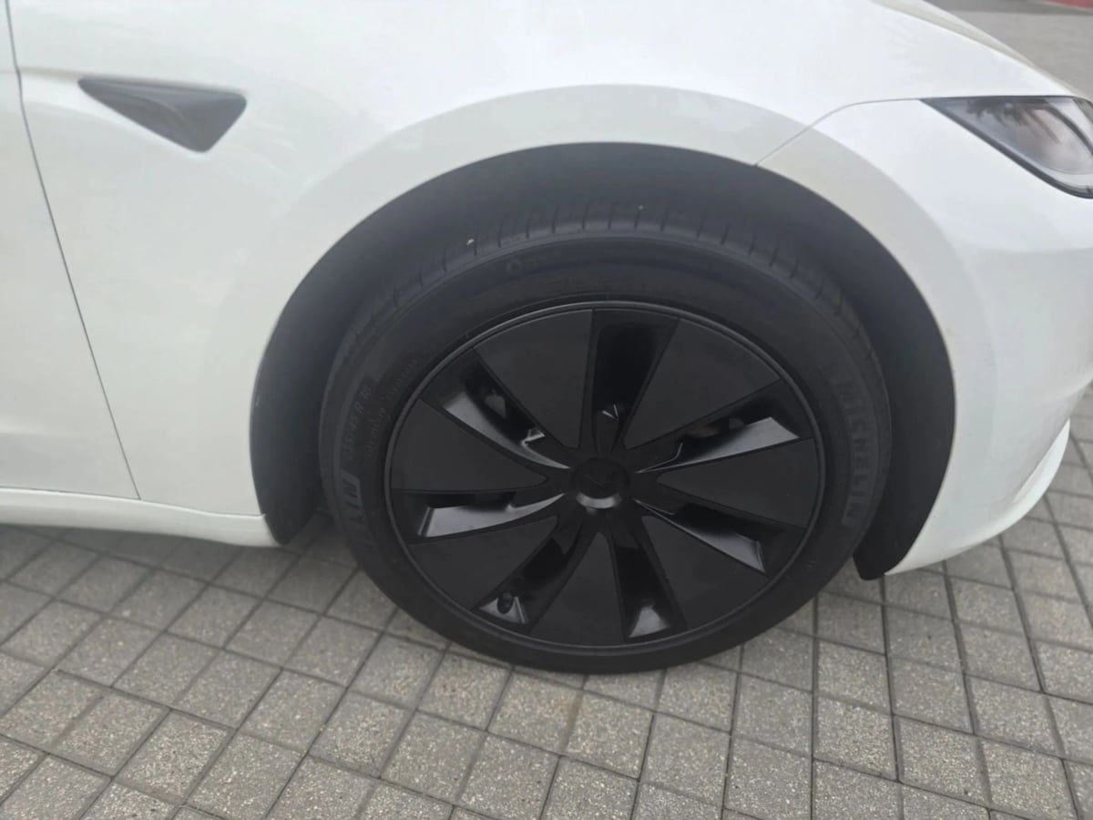 2025 Tesla Model 3 Long Range - Photo 28