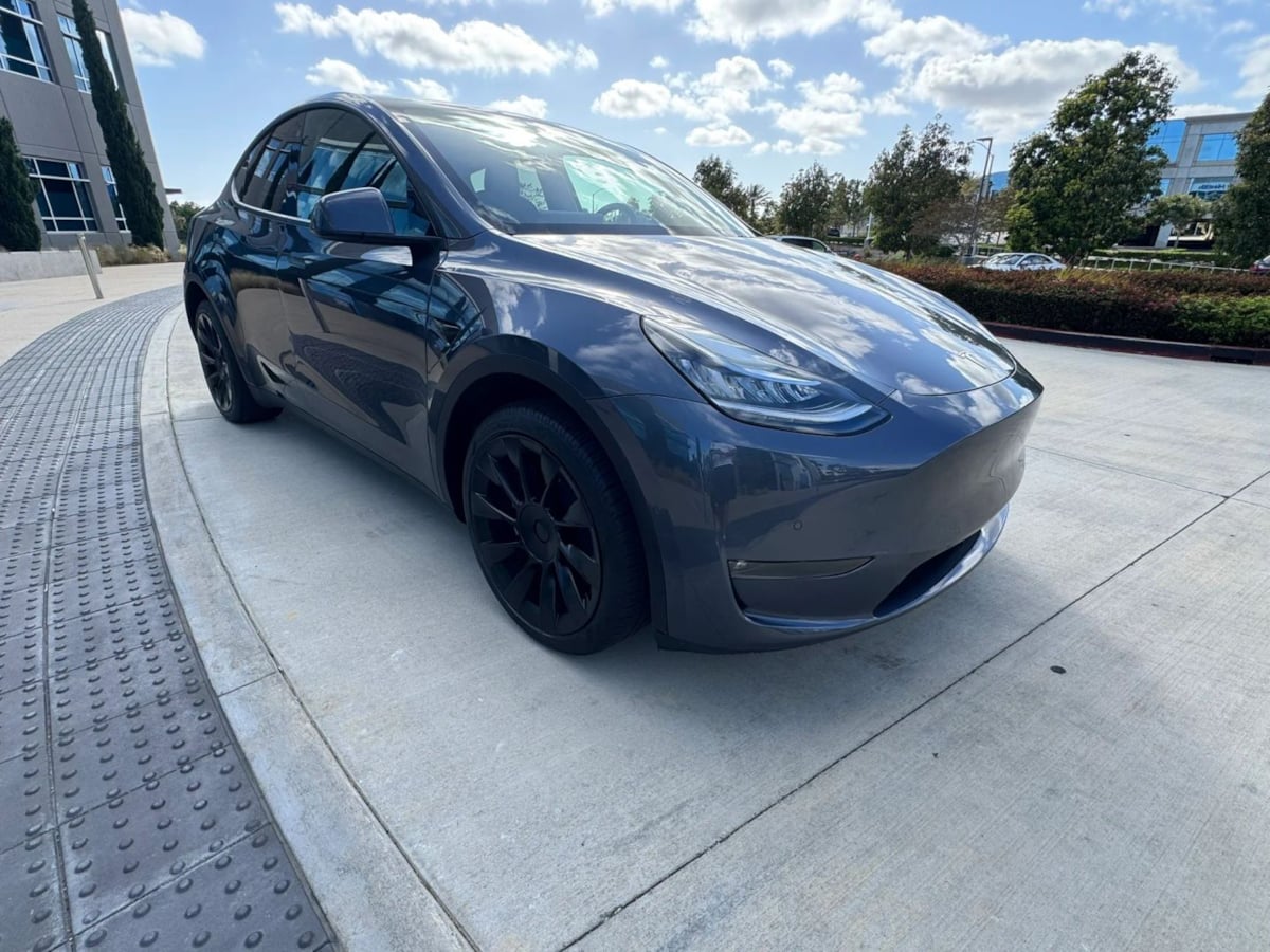 Photo 3 of this Tesla Model Y