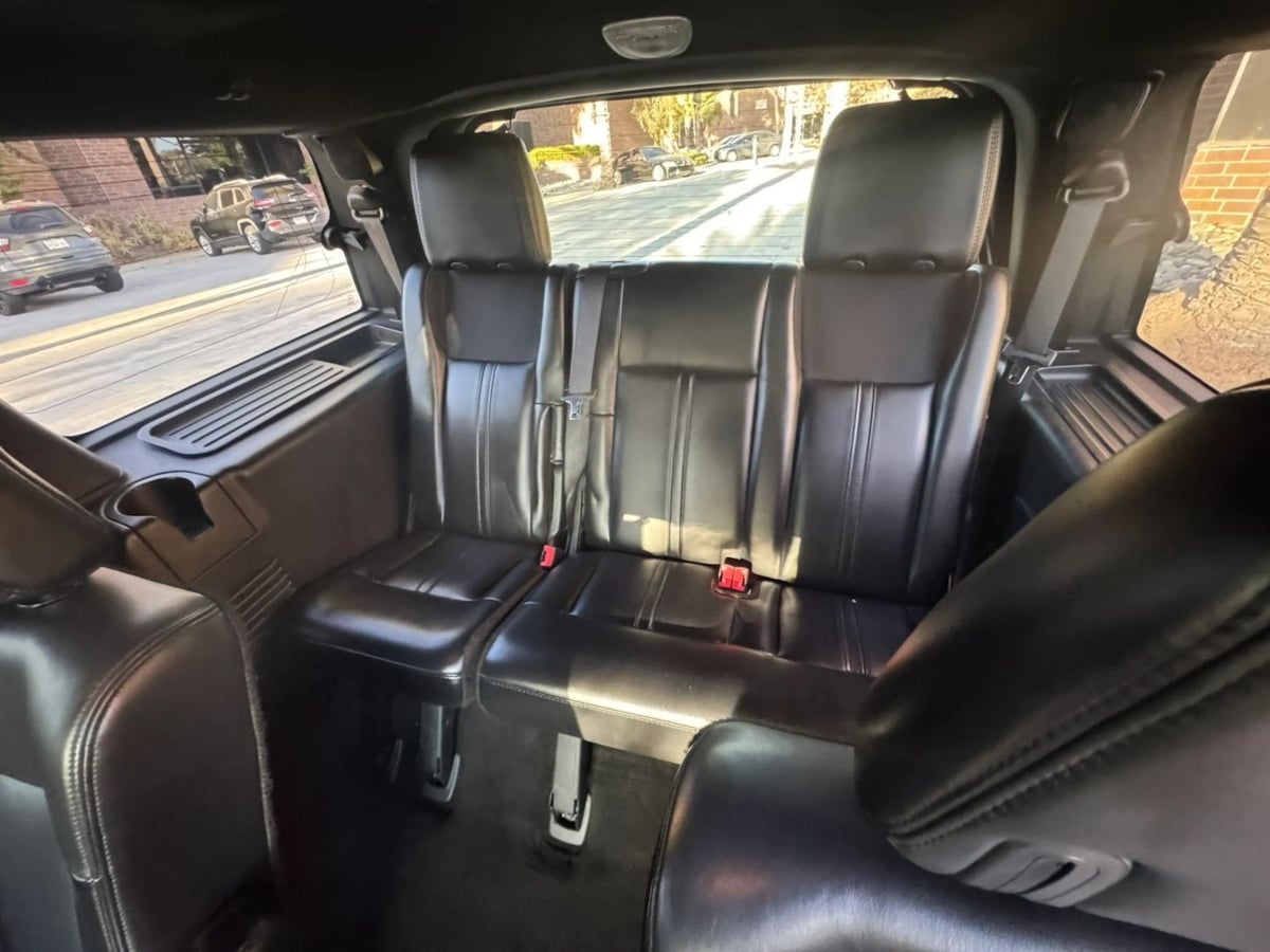 Photo 15 of this Lincoln Navigator