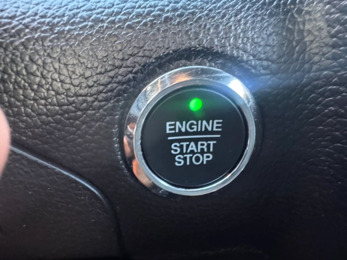 Photo 17 of this Lincoln Navigator