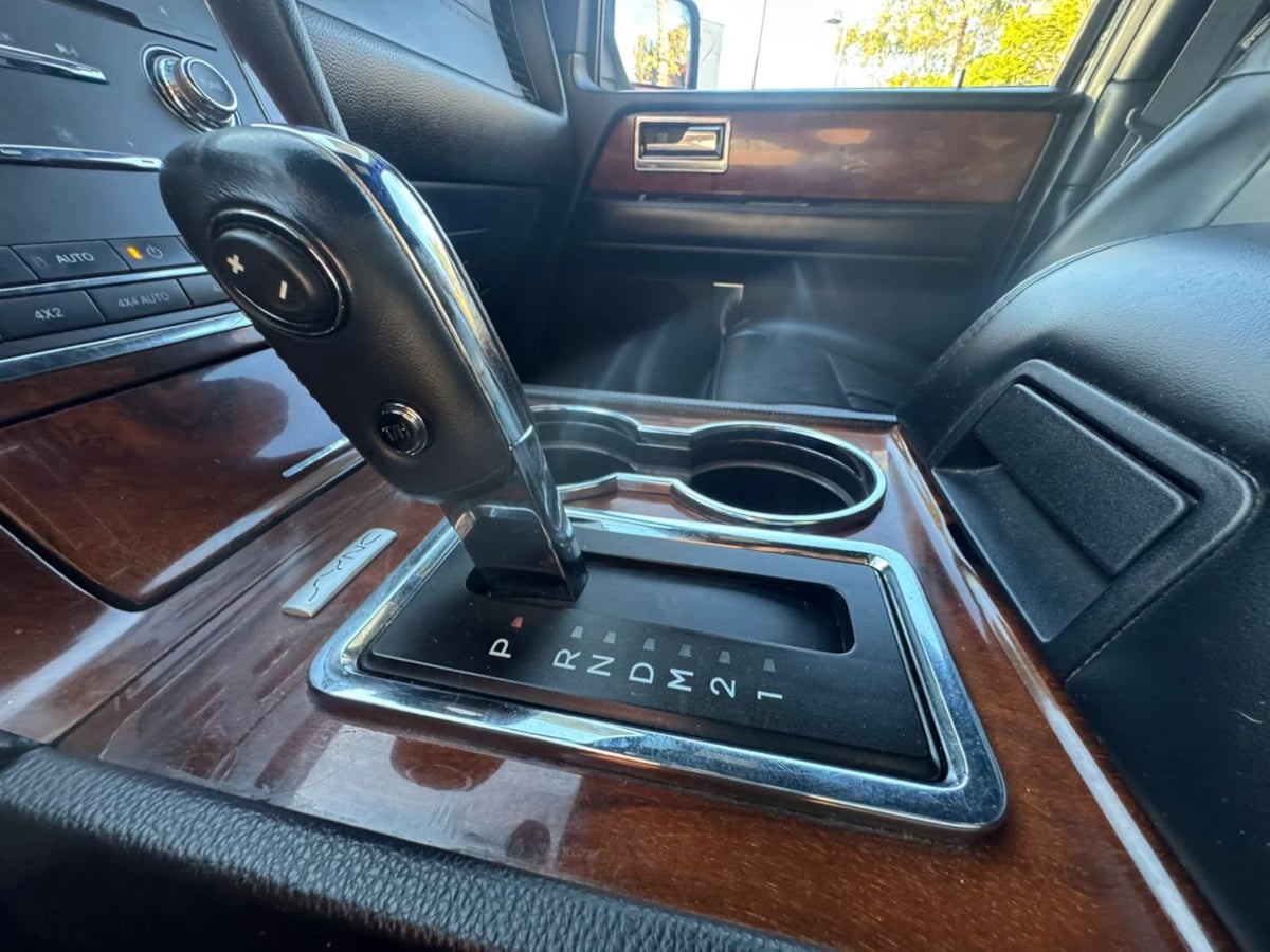 Photo 19 of this Lincoln Navigator