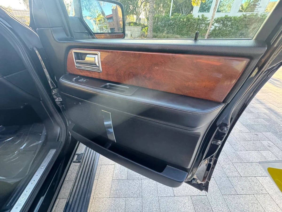 Photo 22 of this Lincoln Navigator