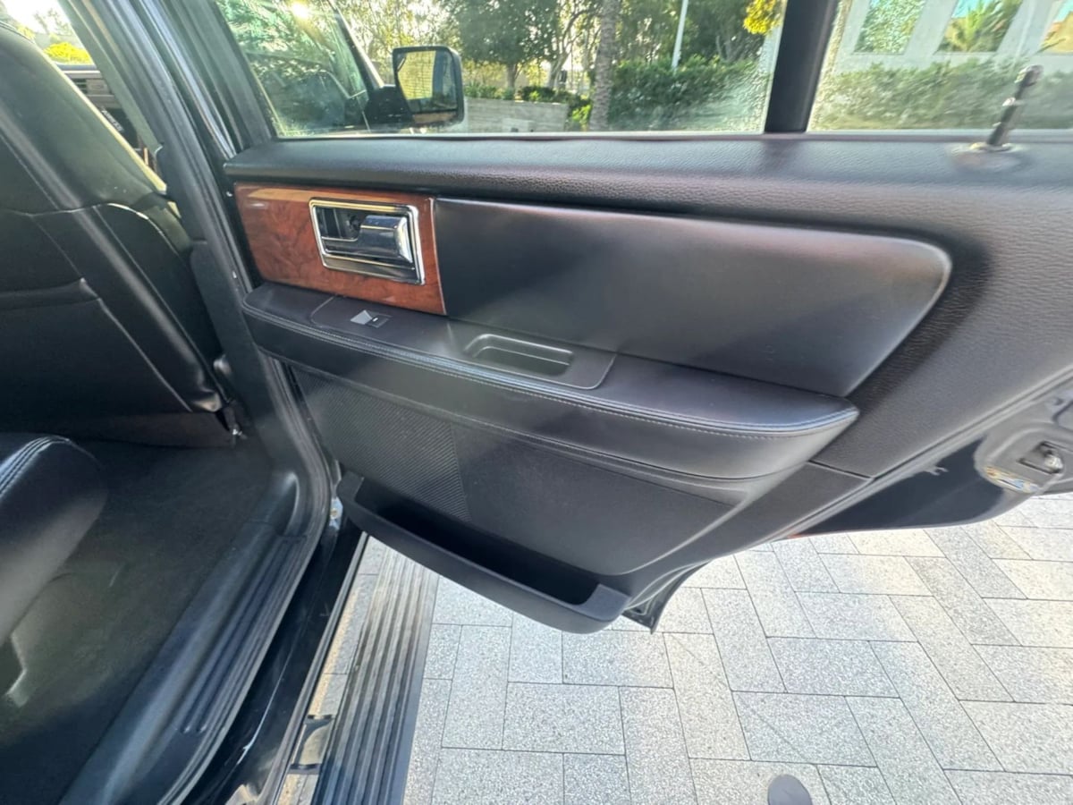 Photo 23 of this Lincoln Navigator
