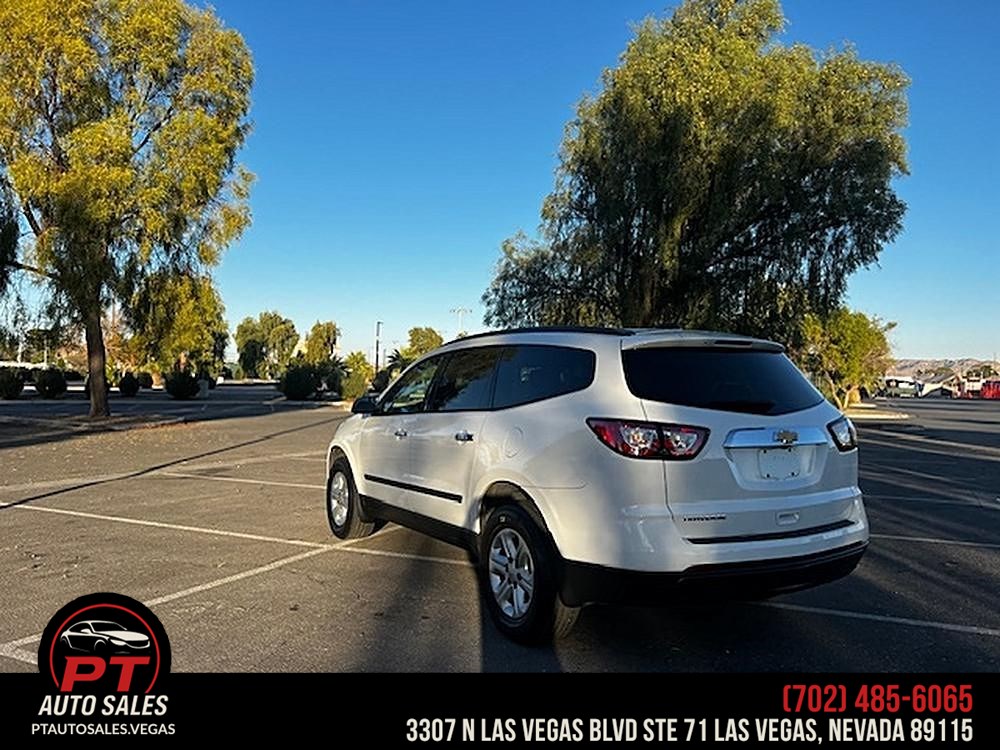 2017 Chevrolet Traverse LS - Photo 3
